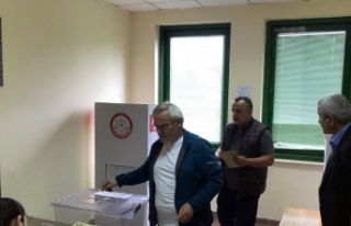 Zonguldak'ta oy verme işlemi başladı
