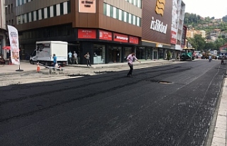 Acılık'ta asfalt işlemi devam ediyor!