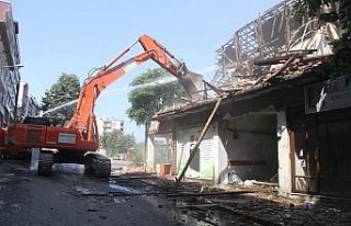 Akçakoca’da kentsel dönüşüm projesinde yıkımlar...