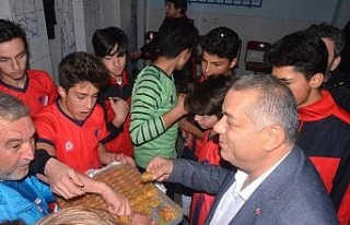Erdoğan Bıyık’tan sporcu gençlere destek