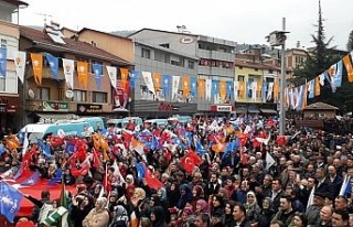 AK Parti Yenice’de ilk mitinginde gövde gösterisi...