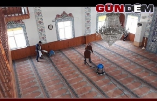 Gülüç'te camiler temizliyor