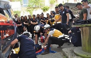 Düzce Üniversitesi öğrencilerine ambulans operasyonları...