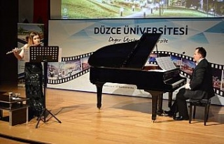 Düzce Üniversitesi’nde flüt-piyano resitali gerçekleştirildi