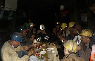 Madenciler ilk sahurlarını yaptı!..