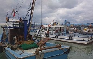 Karadenizli balıkçılar kötü hava koşulları...