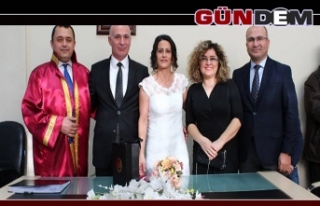 Gazeteci Uzunbaş'tan sürpriz evlilik...