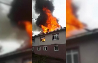 2 katlı evde çıkan yangın korkuttu