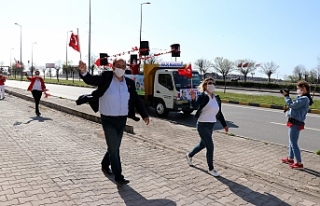 Başkan Demirtaş, sokak sokak gezip çocukları eğlendirdi