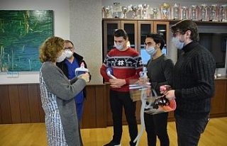 Düzce Üniversitesi, yeni tip virüse yeni tip maske