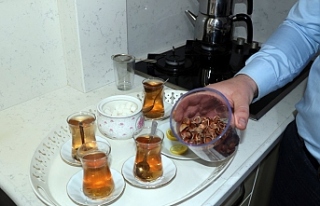 Korona virüse karşı fındıkkabuğu çayı içiyorlar