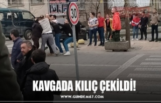 KAVGADA KILIÇ ÇEKİLDİ!