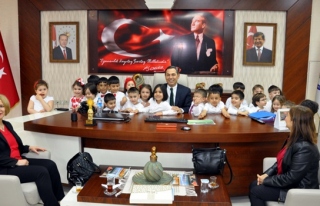 Başkan Uysala anaokulu çocuklarından ziyaret