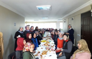 Kdz. Ereğlide AK Partili kadınlar kahvaltıda...