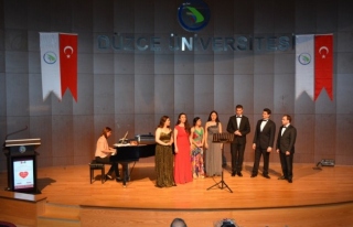 Düzce Üniversitesinden Kalpten Şarkılar konseri