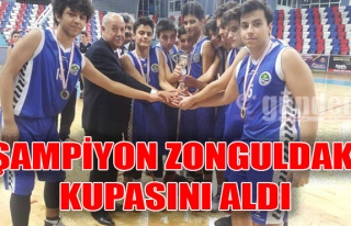 Şampiyon Zonguldak kupasını aldı