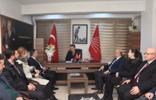 Başkan Ay CHP teşkilatını ziyaret etti...