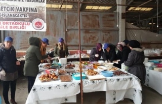 Akçakoca'da okul aile birliğinden Afrin için kermes...