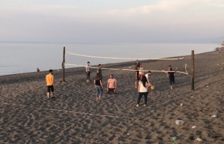 Akçakoca'da plaj voleybolu sezonu başladı