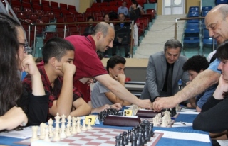 Düzce'de binin üzerinde katılım ile satranç turnuvası...
