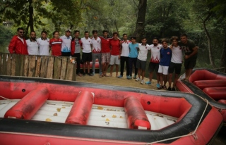 Rafting Melen Çayı'nda 15 gün kamp yapacaklar