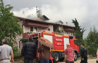 Karabük'te yıldırım düşen evde yangın çıktı